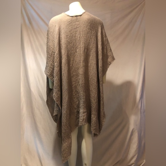 Shawl / cover-up - Picture 2 of 2